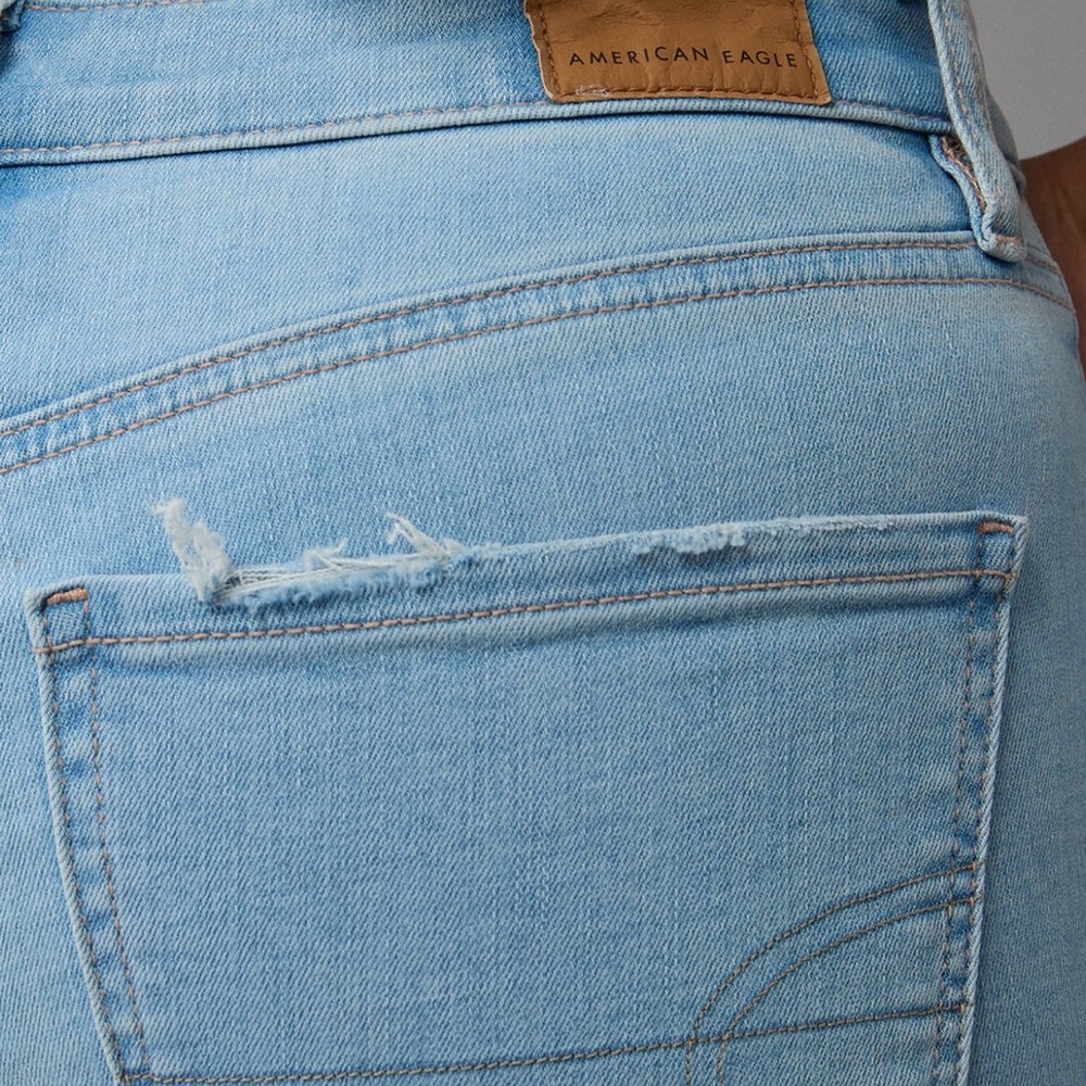 American Eagle Outfitters Women's Light Blue High Rise Jeans